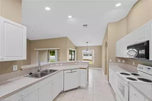 224 SW 14th Ave, Cape Coral, FL 33991 - Photo 14