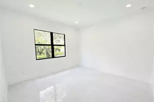 2522 Alice Pl, Lehigh Acres, FL 33971 - Photo 6