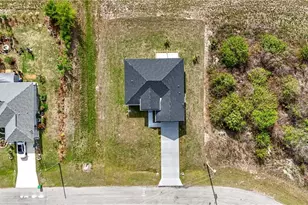 8033 Oakleaf Cir, Labelle, FL 33935 - Photo 28