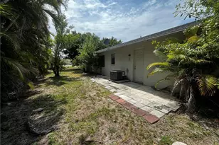 919 SE 8th Terrace, Cape Coral, FL 33990 - Photo 18