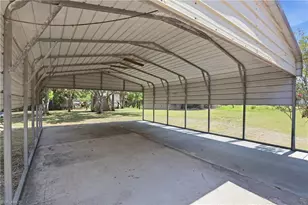 1031 Della Tobias Ave, Clewiston, FL 33440 - Photo 4
