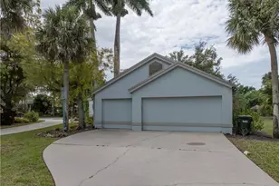 12331 Oak Brook Ct, Fort Myers, FL 33908 - Photo 4