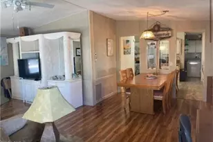 571 Sunrise Ln, North Fort Myers, FL 33903 - Photo 4