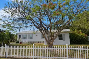 2520 Brownell Ct, North Fort Myers, FL 33917 - Photo 2
