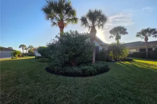 10640 Camarelle Cir, Fort Myers, FL 33913 - Photo 4