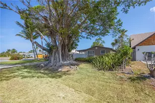 547 101st Ave N, Naples, FL 34108 - Photo 2