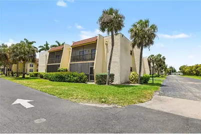 12501 McGregor Blvd #10, Fort Myers, FL 33919 - Photo 2