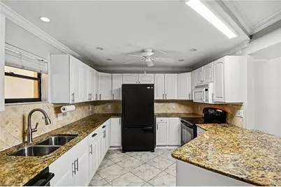 12501 McGregor Blvd #10, Fort Myers, FL 33919 - Photo 6
