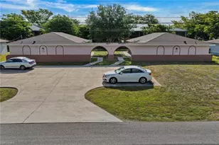 4307 SW Santa Barbara Pl, Cape Coral, FL 33914 - Photo 2