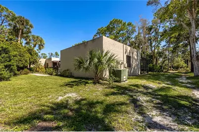 104 Pinebrook Dr, Fort Myers, FL 33907 - Photo 2