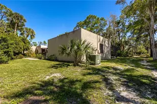 104 Pinebrook Dr, Fort Myers, FL 33907 - Photo 2