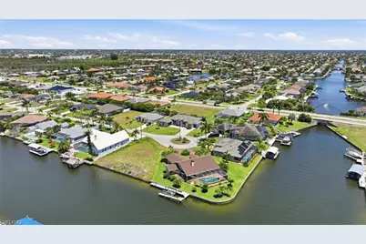 4009 SW 25th Pl, Cape Coral, FL 33914 - Photo 6