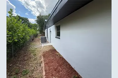 2201 Parkview Dr, Fort Myers, FL 33905 - Photo 50