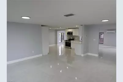 2201 Parkview Dr, Fort Myers, FL 33905 - Photo 2