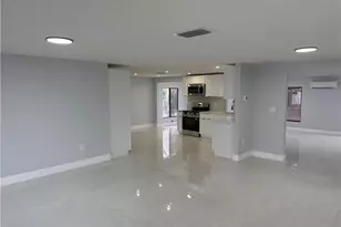 2201 Parkview Dr, Fort Myers, FL 33905 - Photo 2
