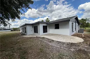 2201 Parkview Dr, Fort Myers, FL 33905 - Photo 46