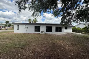 2201 Parkview Dr, Fort Myers, FL 33905 - Photo 44