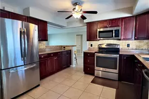 117 SE 45th Terrace, Cape Coral, FL 33904 - Photo 4