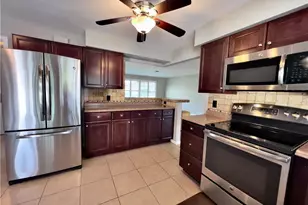 117 SE 45th Terrace, Cape Coral, FL 33904 - Photo 2