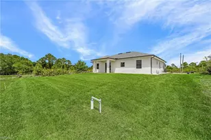 2700 41st St W, Lehigh Acres, FL 33971 - Photo 20
