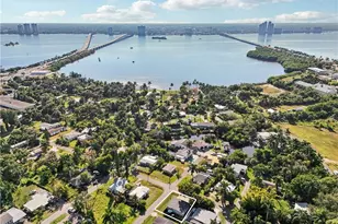 92 Oak St, North Fort Myers, FL 33903 - Photo 2