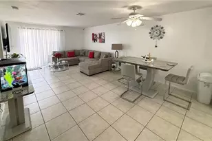 536 SE 6th Pl, Cape Coral, FL 33990 - Photo 4