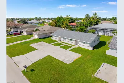 1722 SW Santa Barbara Pl, Cape Coral, FL 33991 - Photo 2