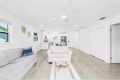 1722 SW Santa Barbara Pl, Cape Coral, FL 33991 - Photo 8