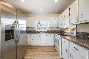 935 Hearty St, North Fort Myers, FL 33903 - Photo 8