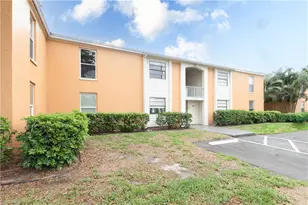 12620 Kenwood Ln, Fort Myers, FL 33907 - Photo 2