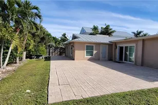 5200 West Blvd, Naples, FL 34103 - Photo 8