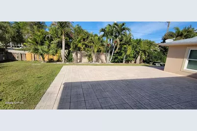 5200 West Blvd, Naples, FL 34103 - Photo 12