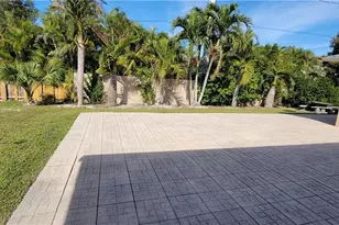 5200 West Blvd, Naples, FL 34103 - Photo 12