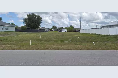 109 NE 11th Ter, Cape Coral, FL 33909 - Photo 2