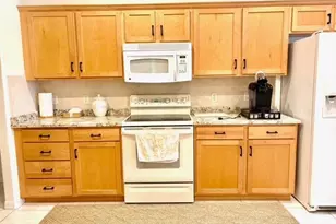 20021 Sanibel View Cir, Fort Myers, FL 33908 - Photo 4