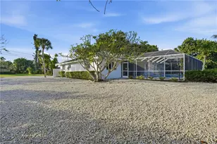 1040 Kings Crown Dr, Sanibel, FL 33957 - Photo 18