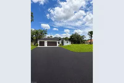 3663 28th Ave SE, Naples, FL 34117 - Photo 4