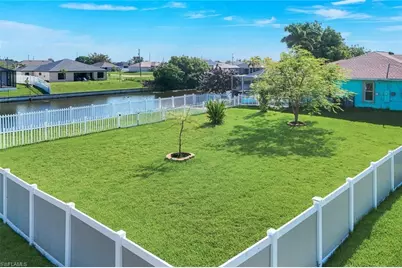 223 NW 5th Ter, Cape Coral, FL 33993 - Photo 4