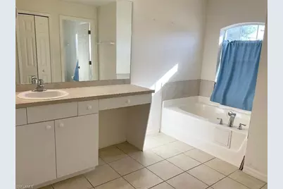 2323 NE 26th St, Cape Coral, FL 33909 - Photo 4