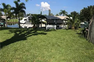 2143 W Tobago Cir, Fort Myers, FL 33905 - Photo 2