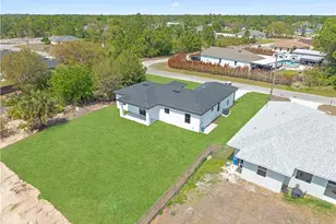 2705 Darlene Pl, Lehigh Acres, FL 33971 - Photo 28