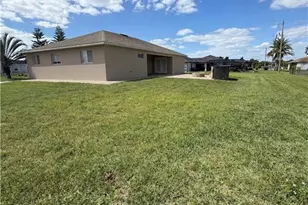 1031 NE 2nd Pl, Cape Coral, FL 33909 - Photo 2