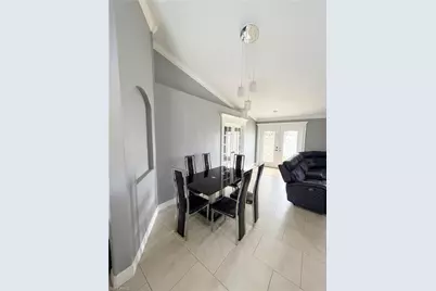 1031 NE 2nd Pl, Cape Coral, FL 33909 - Photo 4