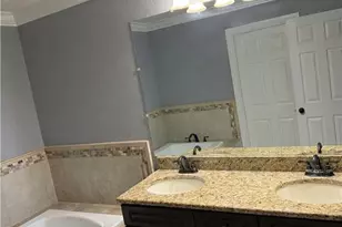 1031 NE 2nd Pl, Cape Coral, FL 33909 - Photo 10