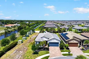 3721 E Hampton Cir, Alva, FL 33920 - Photo 4
