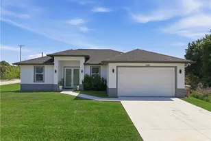 3705 Kelsey St, Fort Myers, FL 33905 - Photo 2