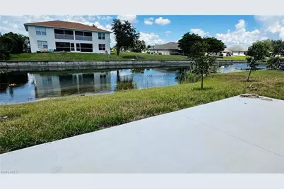 607 SE 7th St, Cape Coral, FL 33990 - Photo 18