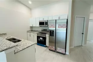 607 SE 7th St, Cape Coral, FL 33990 - Photo 4