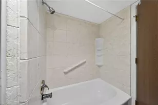 2233 SW 4th St, Cape Coral, FL 33991 - Photo 24