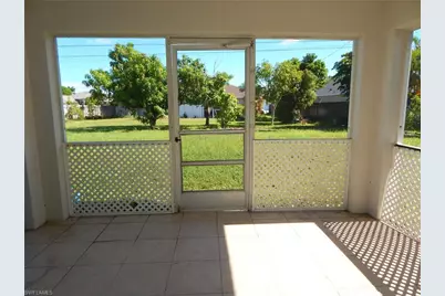 135 SE 29th St, Cape Coral, FL 33904 - Photo 14